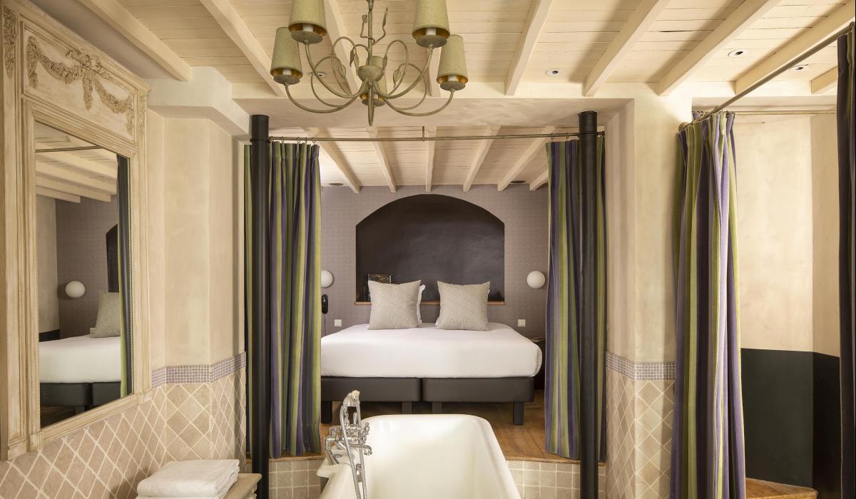 room junior mademoiselle